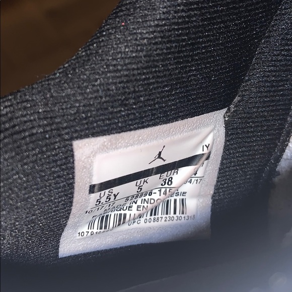 !!Authentic Easter Jordan 11’s!! Not sold anymore - Picture 4 of 5